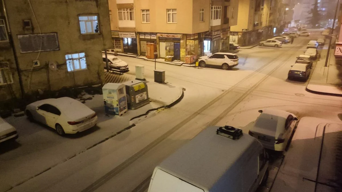 Heavy snowfall causes school closures in 24 Turkish provinces