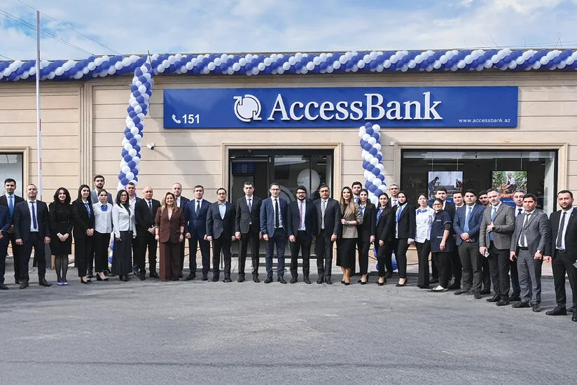 “AccessBank” yenilənmiş konseptli Xaçmaz filialını istifadəyə verib