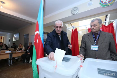 Azərbaycan xalqı səs verir - FOTOREPORTAJ