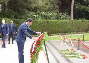 Tbilisi Mayor visits Alley of Honors