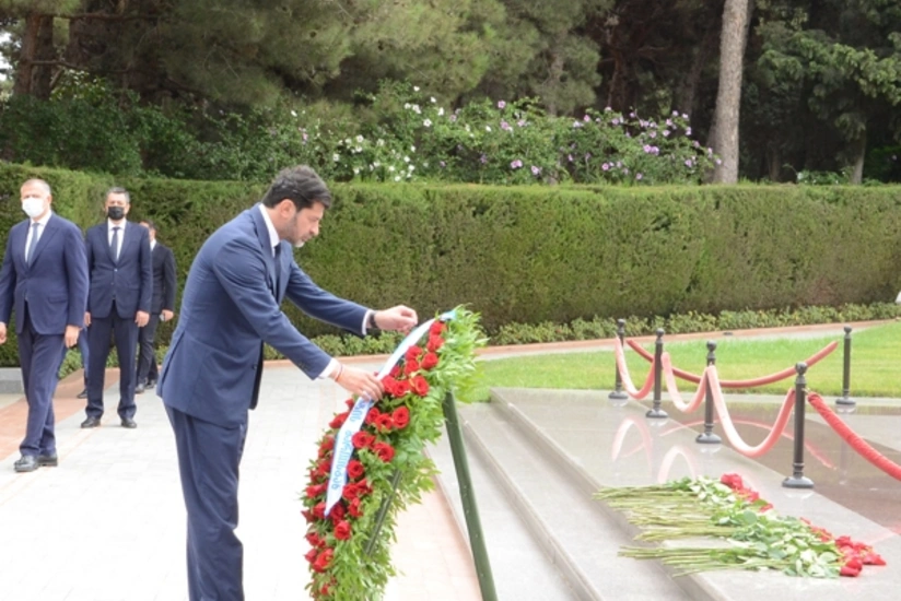 Tbilisi Mayor visits Alley of Honors