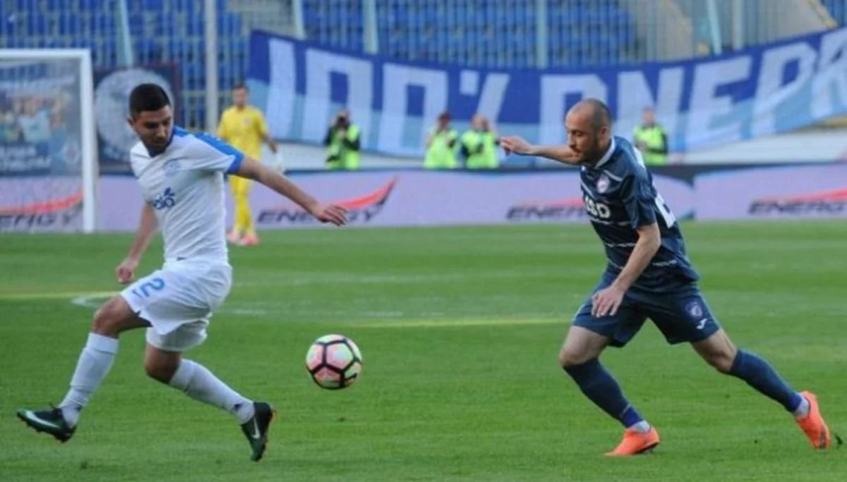 Футболист сборной Азербайджана подписал контракт с потенциальным соперником Зиря