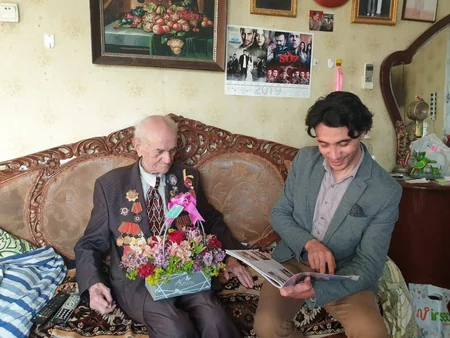 AzTV əməkdaşları müharibə veteranlarını təbrik edib