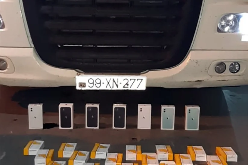 Gömrükçülər mobil telefon və dərman preparatlarının qanunsuz idxalının qarşısını alıb