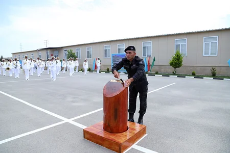 Azerbaijan defence minister attends next graduation ceremony of Marines Commando Basic Courses 
