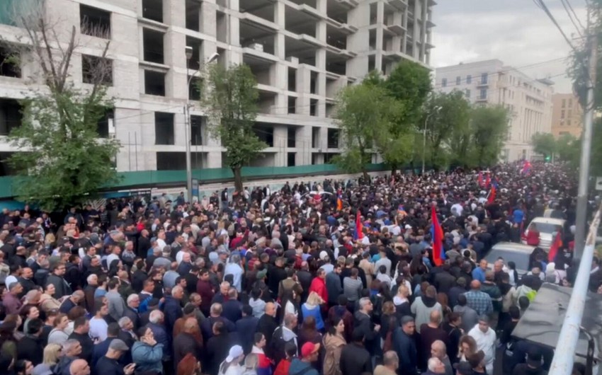 İrəvanda etiraz aksiyası zamanı 240 nəfər saxlanılıb - YENİLƏNİB-4
