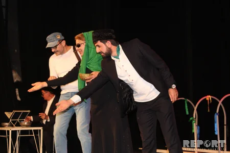 Gəncə Dövlət Dram Teatrı Tbilisidə “Dəli yığıncağı” tamaşası ilə çıxış edib - FOTO