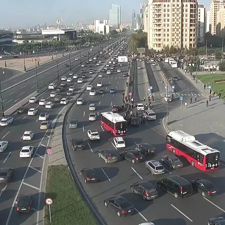 Bakının bir sıra yollarında tıxac yaranıb - YENİLƏNİB