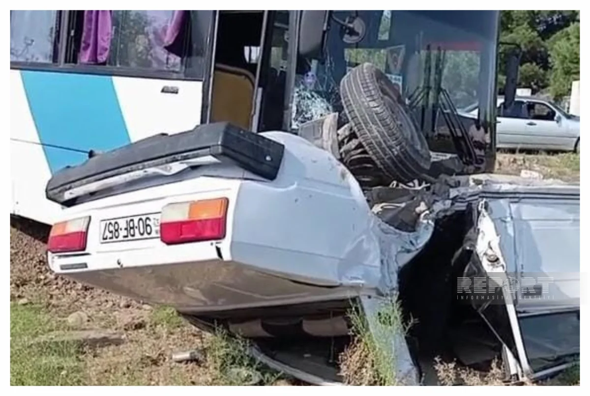 Goranboyda avtobusla minik avtomobili toqquşub, xəsarət alanlar var