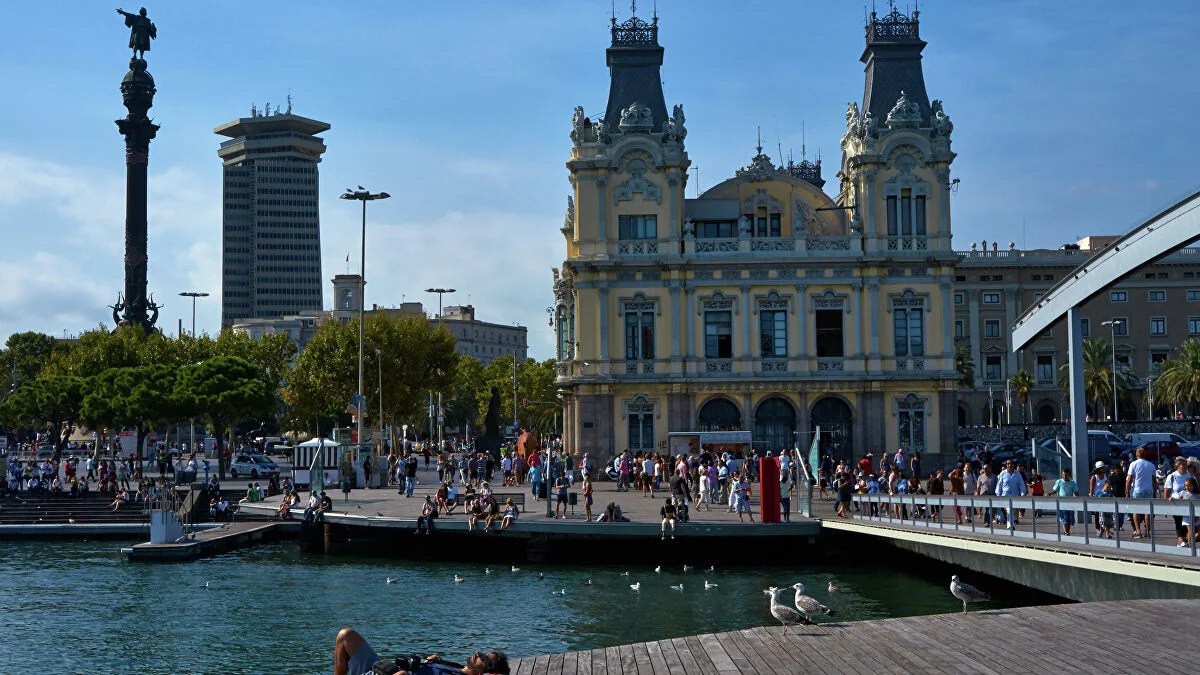 Thousands of German tourists leave Spain amid COVID-19