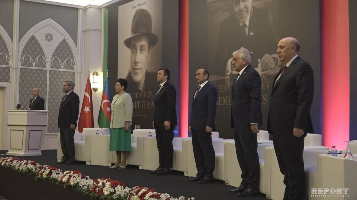 Ankarada Heydər Əliyev: Şəxsiyyət və zaman əsərinin təqdimatı olub