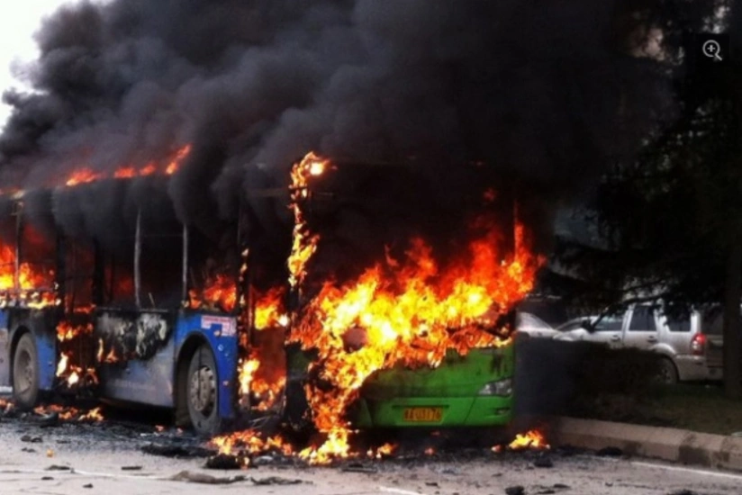 6 killed in south China bus fire