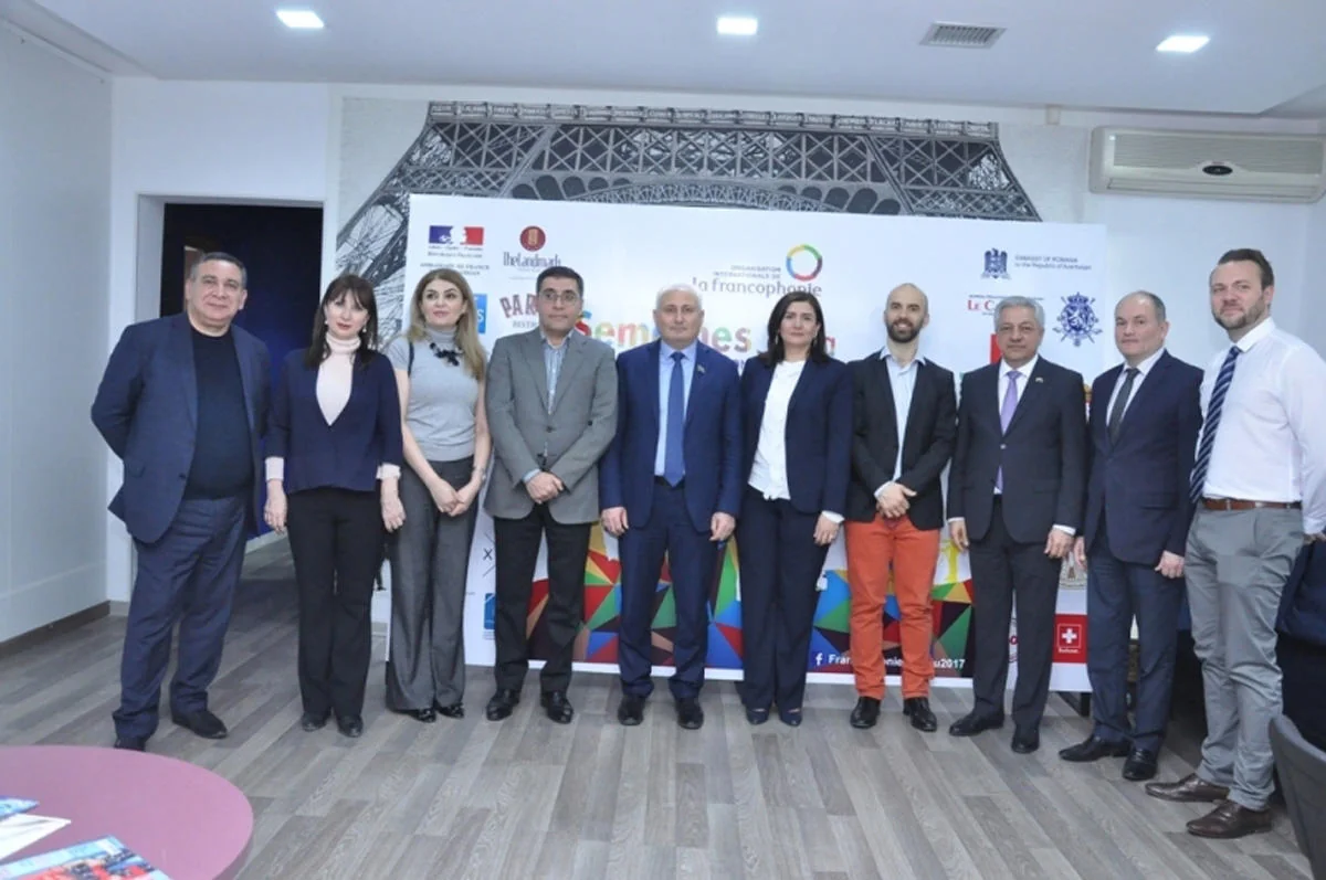 Le Carrefour qəzetinin Frankofoniya həftəsində təqdimatı keçirilib