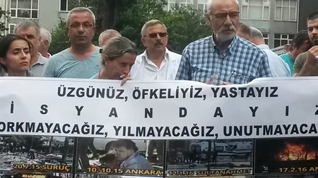 ​Atatürk Hava Limanında baş vermiş terror aktı ilə əlaqədar etiraz aksiyası keçirilib