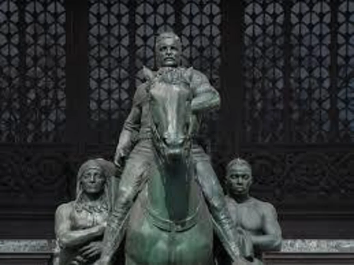 В Нью-Йорке демонтируют памятник Теодору Рузвельту
