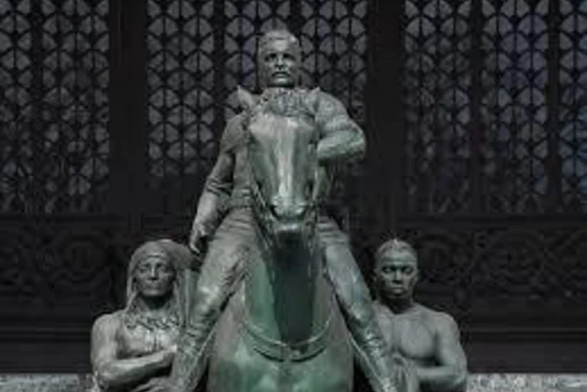 В Нью-Йорке демонтируют памятник Теодору Рузвельту