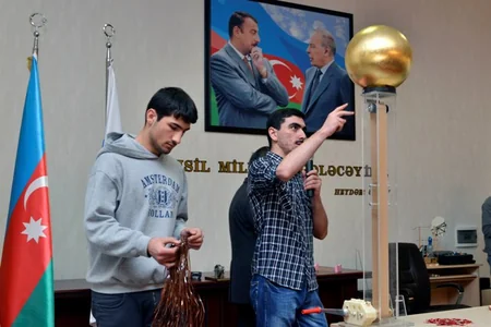​Bakı Ali Neft Məktəbində Texniki yaradıcılığa maraq sərgisi keçirilib