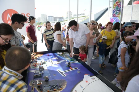 Heydər Əliyev Mərkəzinin parkında Uşaq festivalı keçirilib
