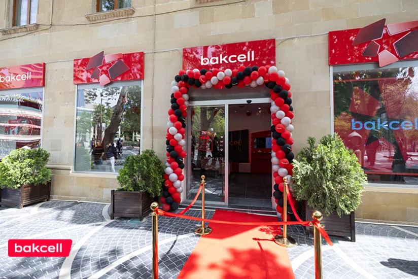 “Bakcell” Fəvvarələr Meydanında yeni innovativ mağazasını təqdim etdi!