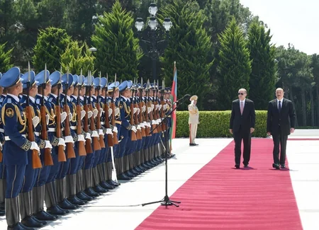 Türkiyə Prezidentinin rəsmi qarşılanma mərasimi olub
