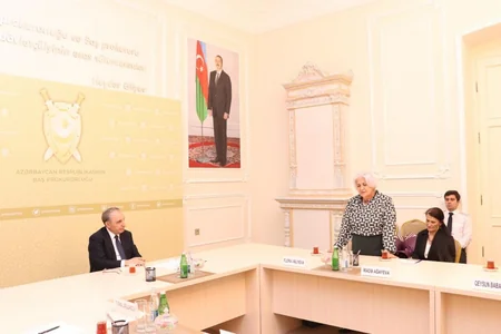 Kamran Əliyev şəhid olan prokurorluq əməkdaşlarının ailə üzvləri ilə görüşüb