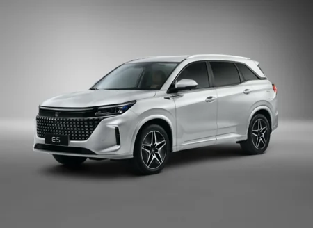 VOLT AVTO arzuları gerçəyə çevirir: DFSK E5 modeli artıq Azərbaycanda