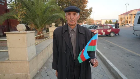 Parlament jurnalistləri cəbhə bölgəsində bayraq aksiyası keçiriblər - FOTOREPORTAJ