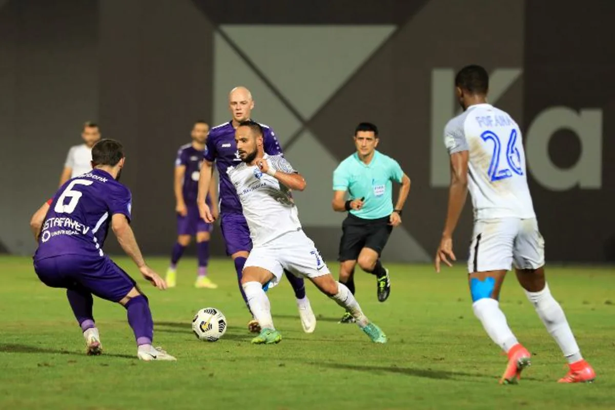 Sabah futbolçusu ilə yollarını ayırıb