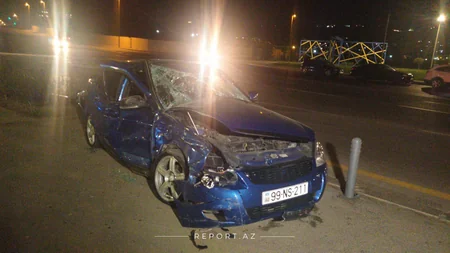 Bakıda iki avtomobil toqquşdu, xəsarət alanlar var