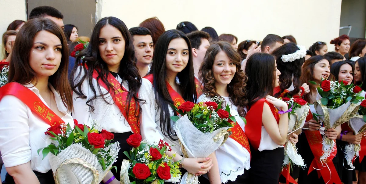 BŞTİ-nin tabeliyindəki məktəblərin buraxılış siniflərini 20 124 şagird bitirəcək