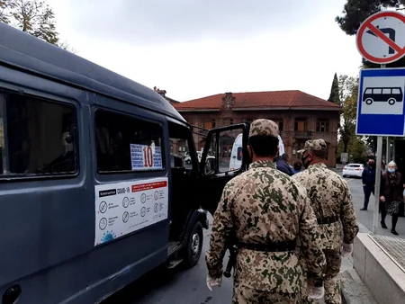 Polis Şəkidə karantin rejiminə nəzarət edir