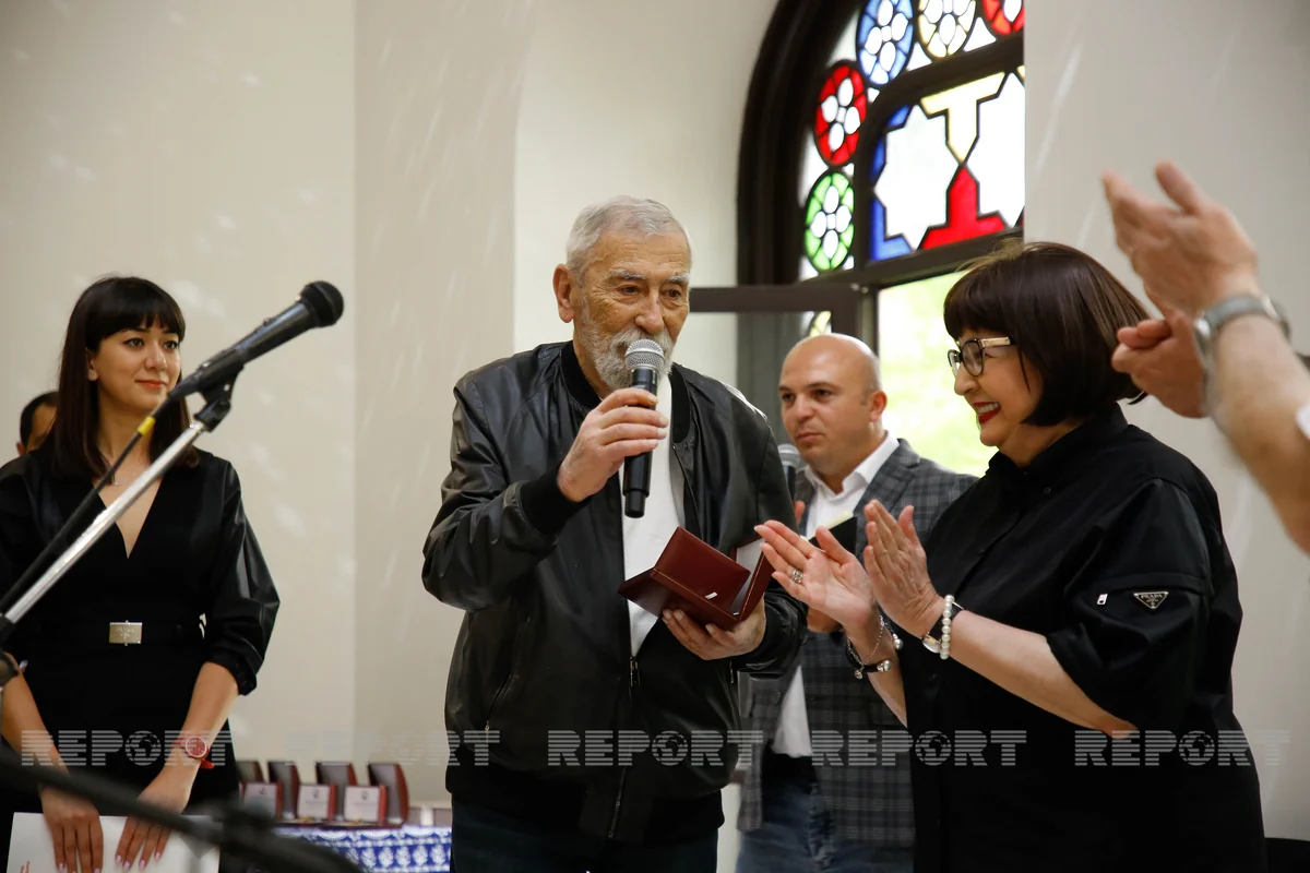 Tbilisidə Nizami Gəncəviyə həsr olunan tədbir keçirilib, tanınmış gürcü xadimlər təltif edilib