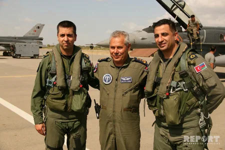 В Азербайджане успешно продолжаются совместные летно-тактические учения TurAz Qartalı - 2017 - ФОТО