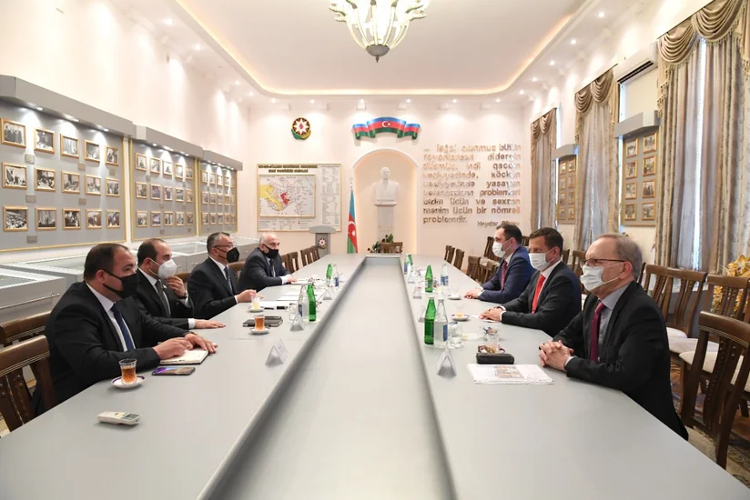 Rövşən Rzayev: Məcburi köçkünlərin mütləq əksəriyyəti qayıtmaq niyyətindədir