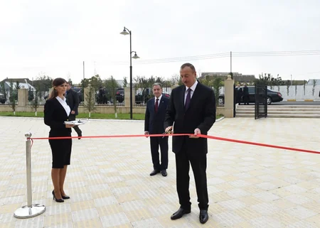 İlham Əliyev Beyləqanda inşa olunan 8 saylı körpələr evi-uşaq bağçasının açılışında iştirak edib
