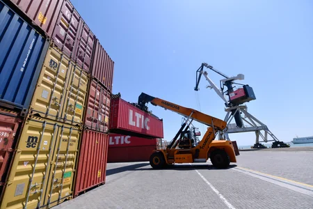 Çinin əsas sənaye mərkəzindən Avropaya Orta Dəhlizlə ilk blok qatar Bakı Limanından yola salınıb