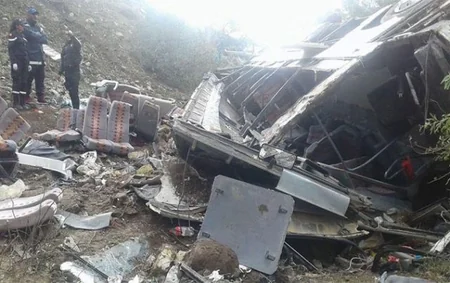 Tunisdə turist avtobusu uçurumdan aşağı düşüb, 50 nəfər yaralanıb
