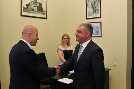 Мэр Батуми провел встречу с генконсулом Азербайджана
