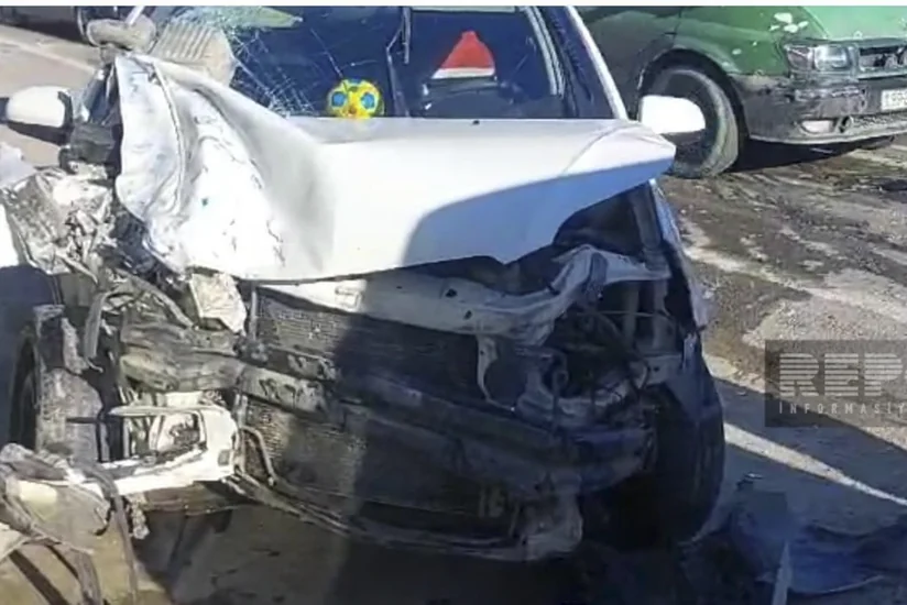 В ДТП на дороге Баку-Сумгайыт пострадали восемь человек