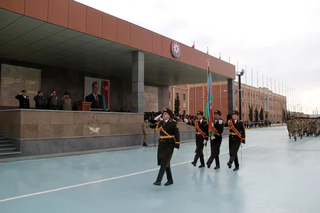 Müdafiə naziri hərbi andiçmə mərasimində iştirak edib