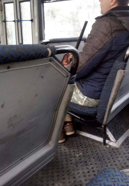 Bakı polisi sərnişinin avtobusda silahla hərəkət etdiyi iddiasına aydınlıq gətirib - FOTO
