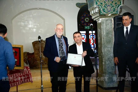 Azərbaycanlı gənclər Tbilisidə rəsm və əl işlərini nümayiş etdiriblər