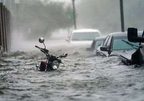 Scientists say smartphones culprits behind devastating hurricanes in US
