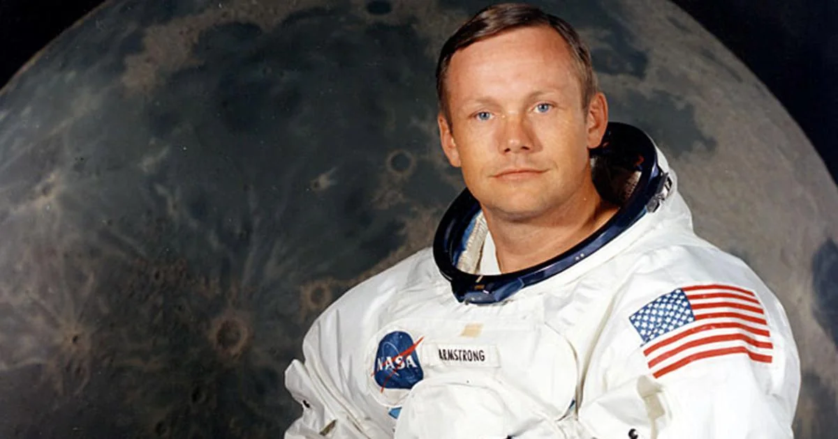 US puts up for auction personal belongings of the first man on Moon