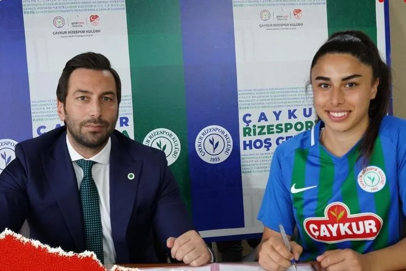 Azərbaycan millisinin futbolçuları Türkiyə klubu ilə müqavilə imzalayıblar