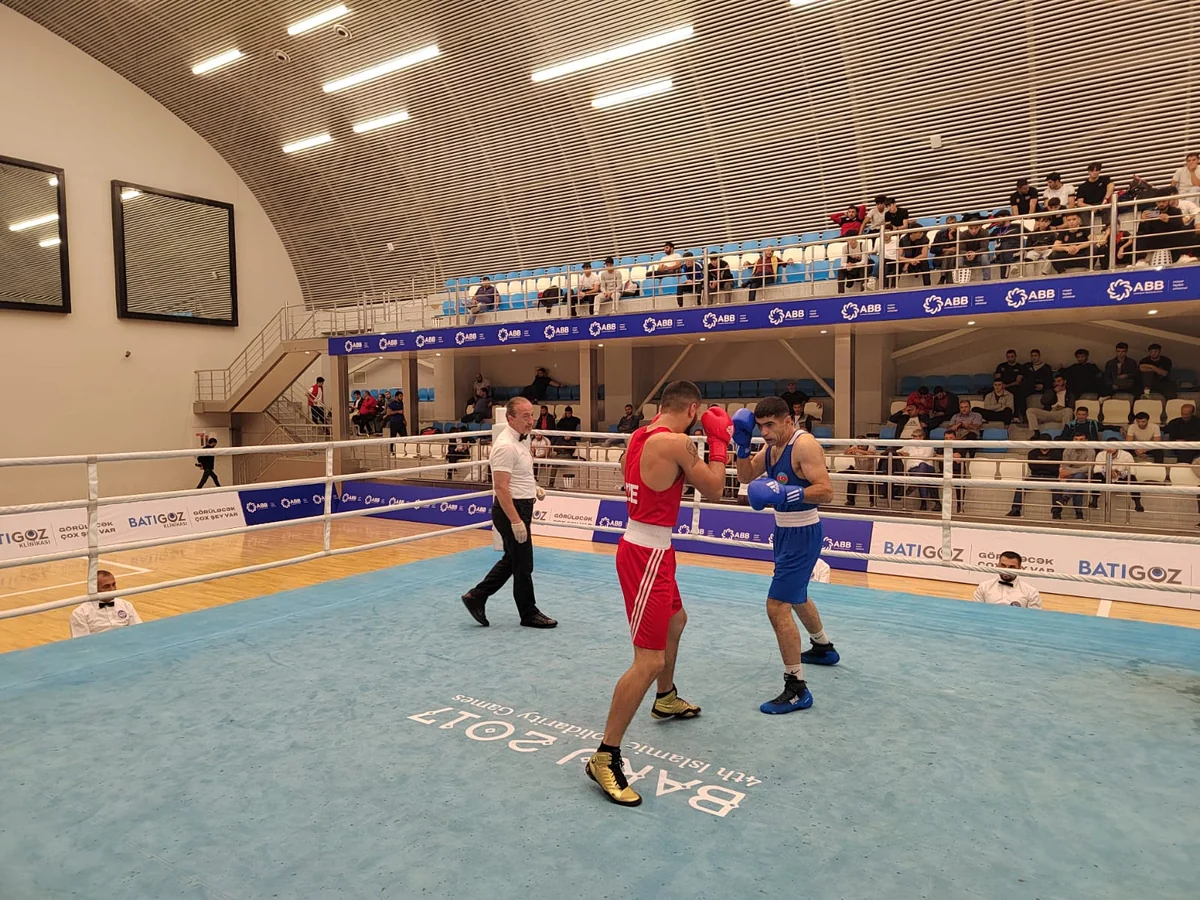 Boks üzrə Azərbaycan çempionatında 1/8 final mərhələsi başa çatıb