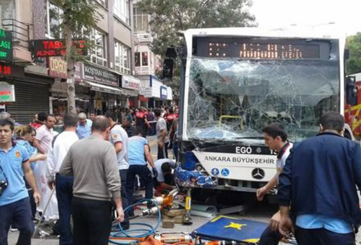 ​Ankarada avtobus qəzası baş verib, 12 nəfər ölüb - ƏLAVƏ OLUNUB
