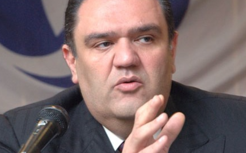 Məhkəmə sabiq deputatın həbs etdirdiyi şəxslə bağlı qərar verdi
