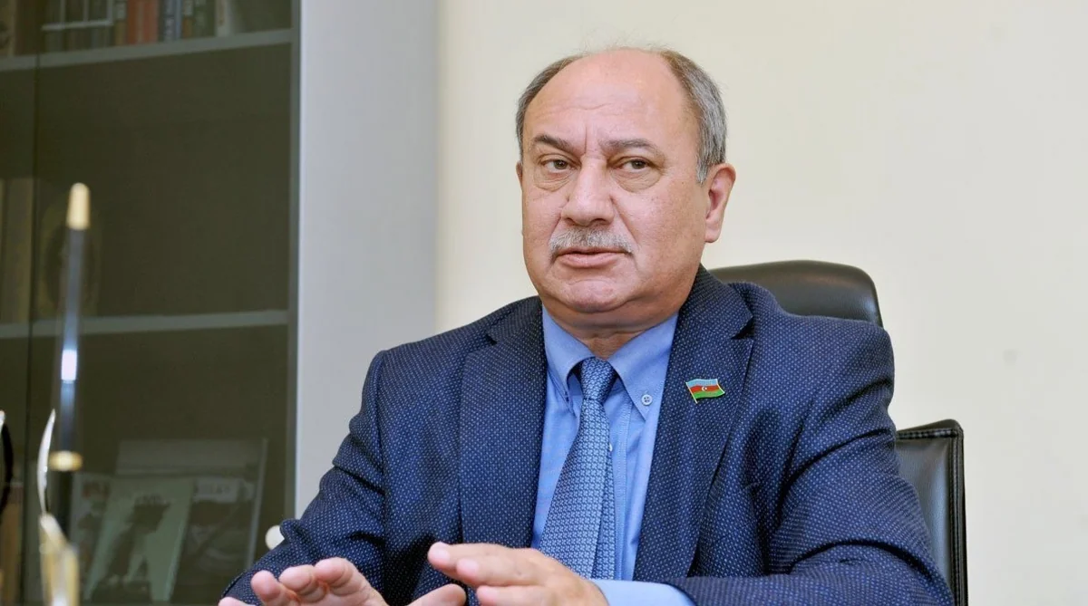 Araz Əlizadə: “Arzu edirəm ki, ordumuz da nida işarəsi qoysun və bu məsələni bitirək