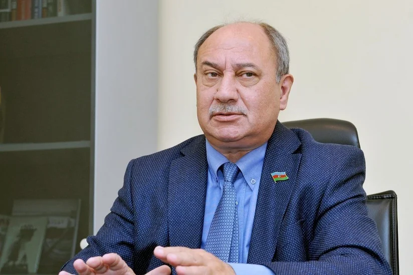 Araz Əlizadə: “Arzu edirəm ki, ordumuz da nida işarəsi qoysun və bu məsələni bitirək